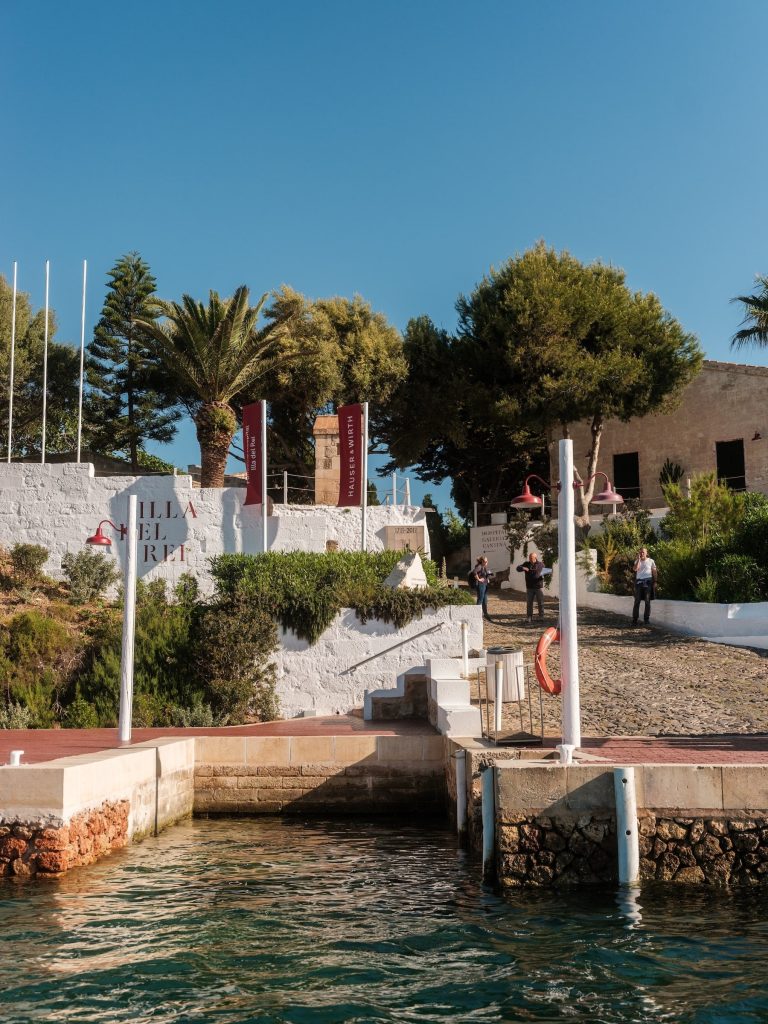 View of the entrance to Illa del Rei